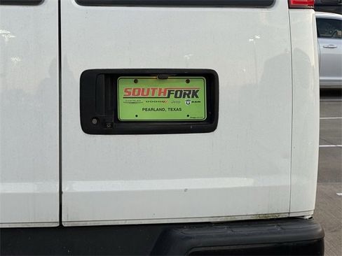 Used 2018 Chevrolet Express 2500 Extended image 6