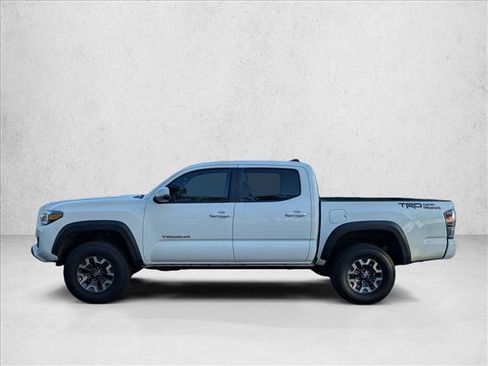 Used 2022 Toyota Tacoma TRD Off-Road w/ Technology Package RWD image 2