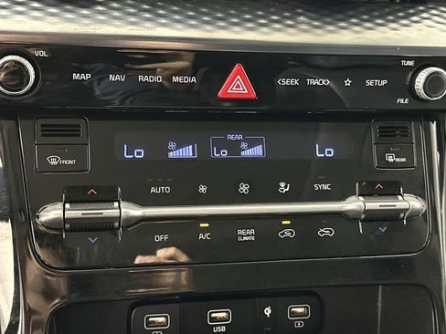 Used 2022 Kia Carnival SX Prestige FWD image 19