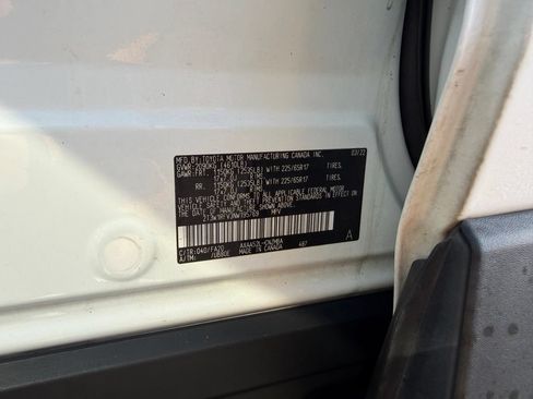 Used 2022 Toyota RAV4 XLE FWD image 35
