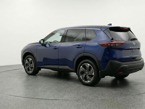 Used 2025 Nissan Rogue SV image 6