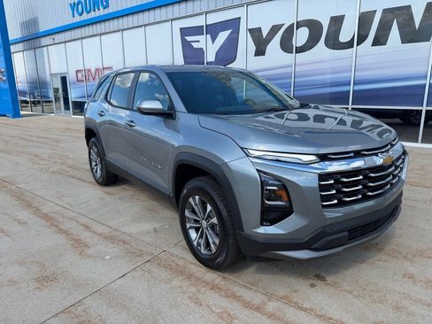 New 2026 Chevrolet Equinox LT w/ Convenience Package II AWD/4WD image 2