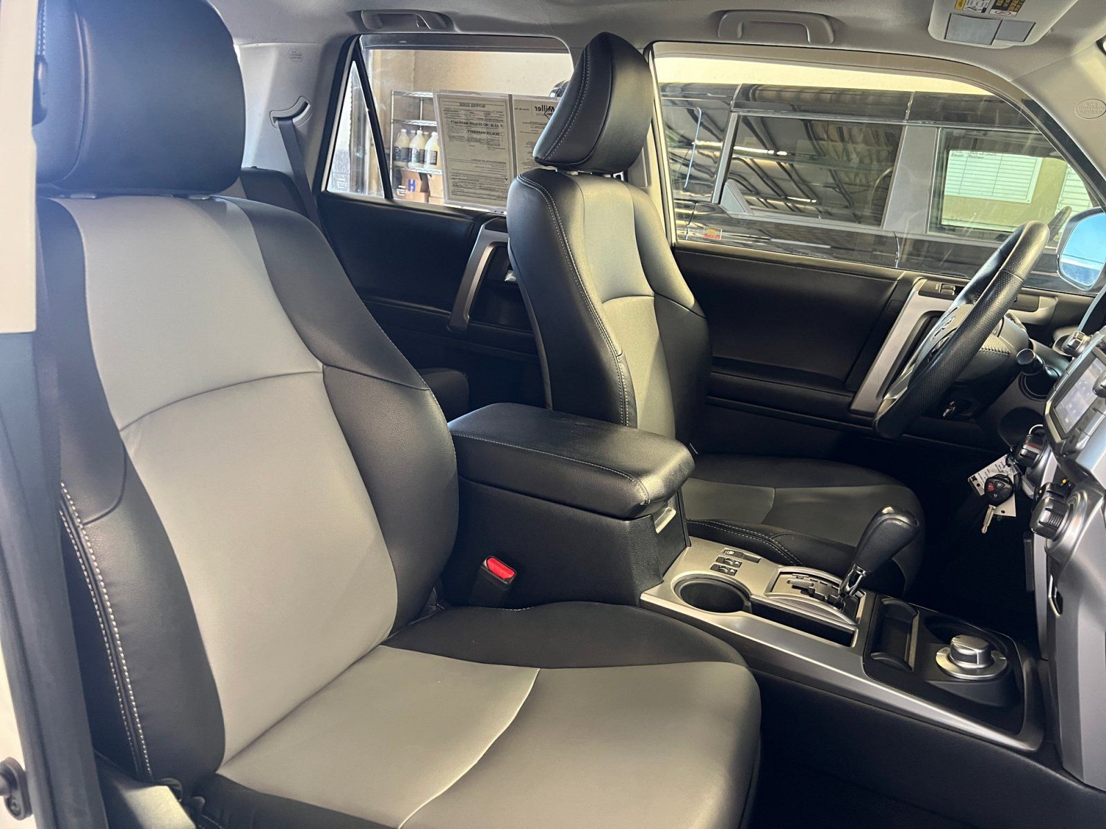 Used 2018 Toyota 4Runner SR5 Premium AWD/4WD image 32