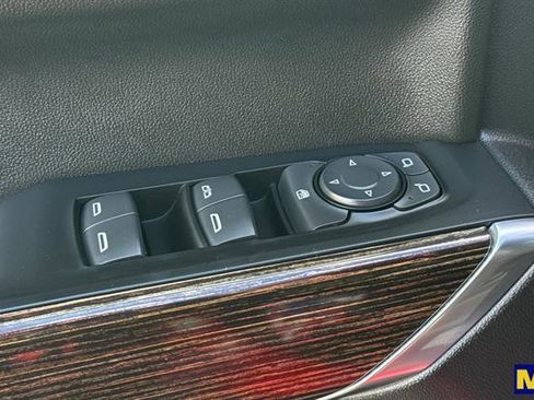 Used 2022 GMC Sierra 1500 Elevation w/ Preferred Package image 12