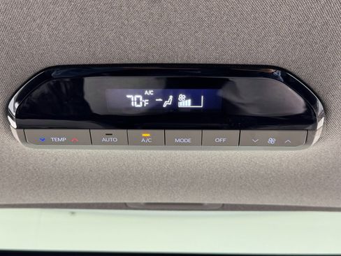 Used 2024 Kia EV9 Wind image 34