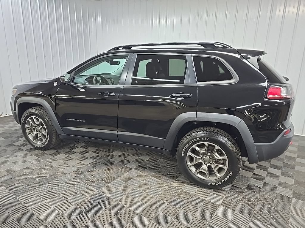 Used 2022 Jeep Cherokee Trailhawk w/ Premium Leather Package AWD/4WD image 4