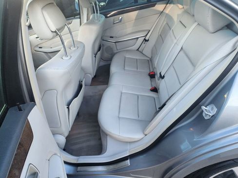 Used 2014 Mercedes-Benz E 250 BlueTEC Sedan image 8