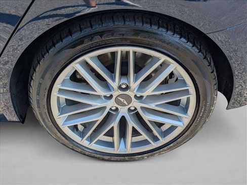 Used 2021 Genesis G70 2.0T RWD image 23