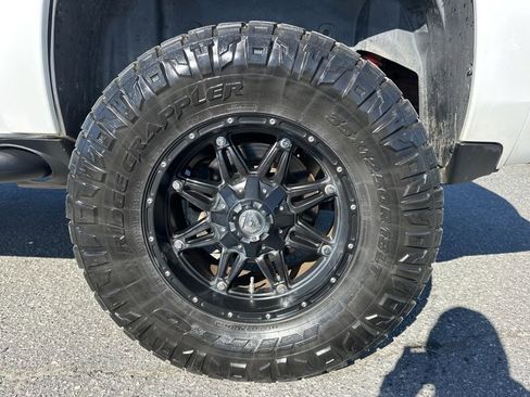 Used 2014 Chevrolet Tahoe LT image 32