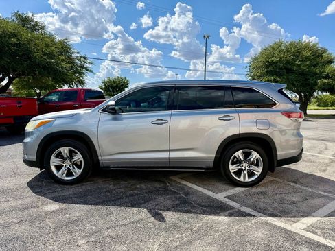 Used 2015 Toyota Highlander Limited Platinum FWD image 6