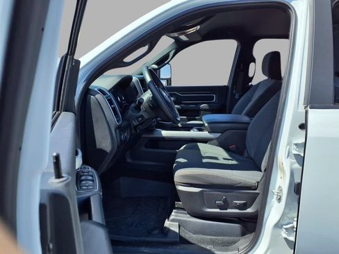 Used 2024 RAM 2500 Big Horn w/ Night Edition AWD/4WD image 18