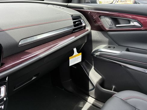 New 2026 Chevrolet Traverse RS FWD image 38