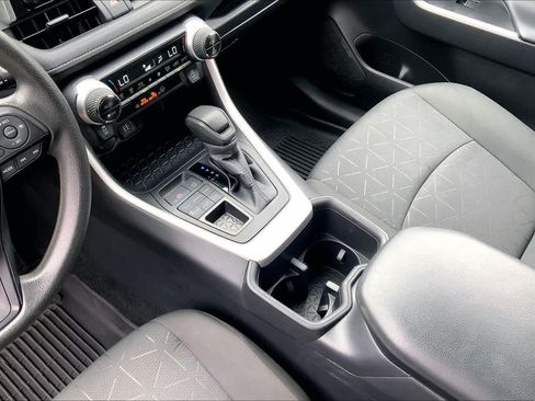 Used 2024 Toyota RAV4 XLE AWD/4WD image 16