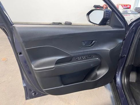 Used 2025 Hyundai Kona SEL image 24