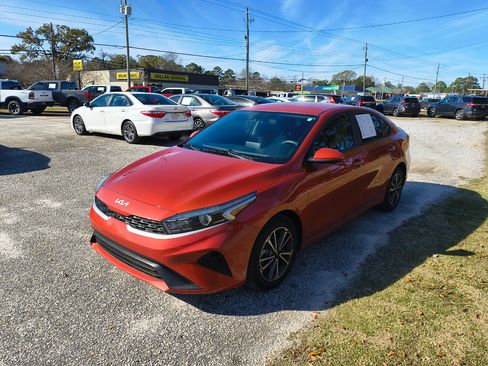 Used 2022 Kia Forte LXS image 4