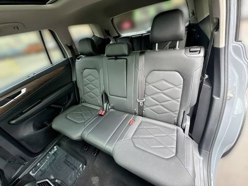 Certified 2025 Volkswagen Atlas SE FWD image 25