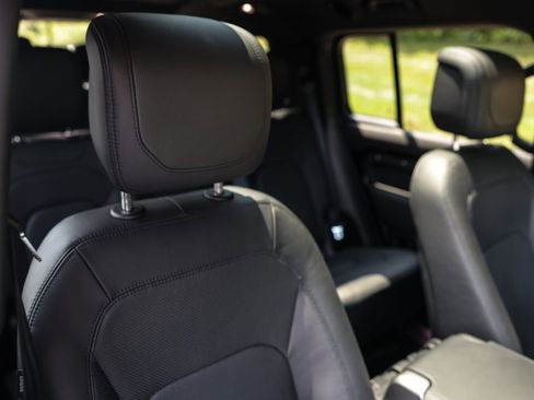 Used 2024 Land Rover Defender 130 V8 image 40