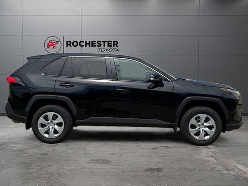 Certified 2025 Toyota RAV4 LE AWD/4WD image 6