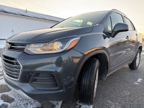 Used 2021 Chevrolet Trax LT w/ LT Convenience Package image 48