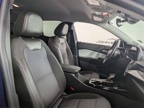 Certified 2024 Chevrolet Trax LT w/ Driver Confidence Package image 22