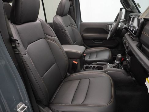 New 2026 Jeep Wrangler Unlimited Sahara AWD/4WD image 34