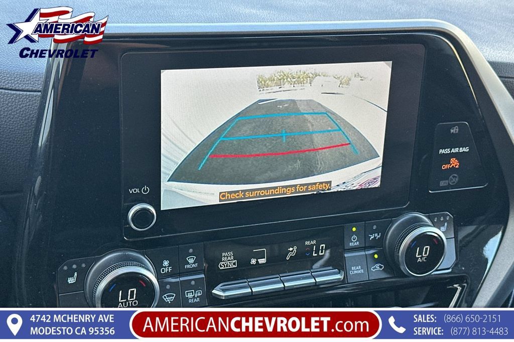 Used 2023 Toyota Highlander XLE AWD/4WD image 28