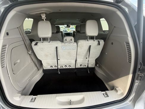 Used 2017 Chrysler Pacifica Platinum FWD image 11