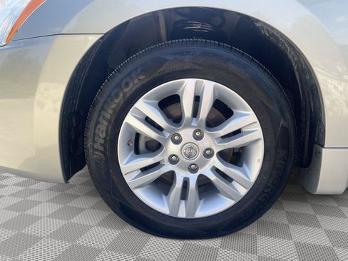 Used 2010 Nissan Altima 2.5 SL w/ SL Pkg FWD image 8