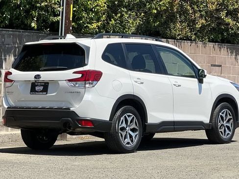 Used 2021 Subaru Forester Premium w/ Popular Package #1 AWD/4WD image 5