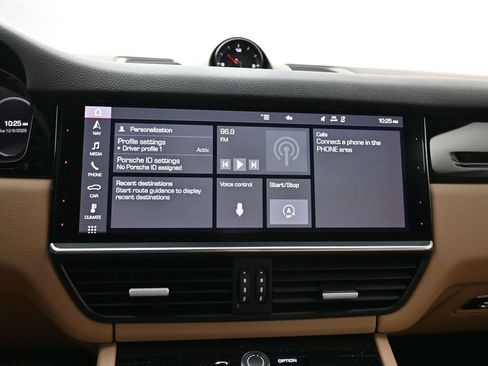 Used 2021 Porsche Cayenne image 8