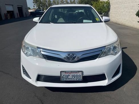 Used 2012 Toyota Camry LE FWD image 2