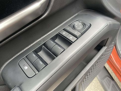 Used 2025 Toyota Tacoma TRD Sport AWD/4WD image 18