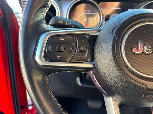 Used 2018 Jeep Wrangler Unlimited Sahara image 17