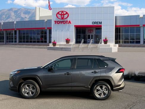 Used 2024 Toyota RAV4 LE AWD/4WD image 6