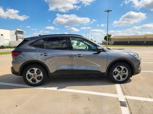 Used 2025 Ford Escape ST-Line AWD/4WD image 4