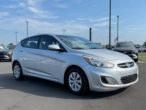 Used 2015 Hyundai Accent GS FWD image 3