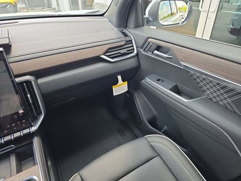New 2026 GMC Acadia Denali w/ Super Cruise Package FWD image 14