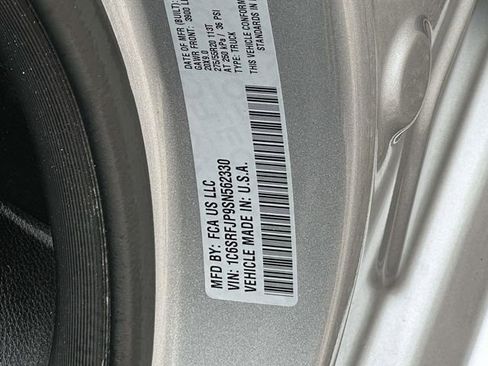 Used 2025 RAM 1500 Laramie AWD/4WD image 11