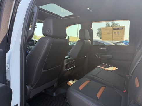 Used 2020 GMC Sierra 2500 AT4 w/ AT4 Premium Package AWD/4WD image 21