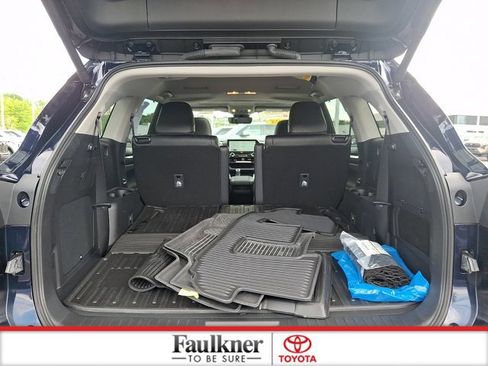 Certified 2025 Toyota Highlander Limited AWD/4WD image 28