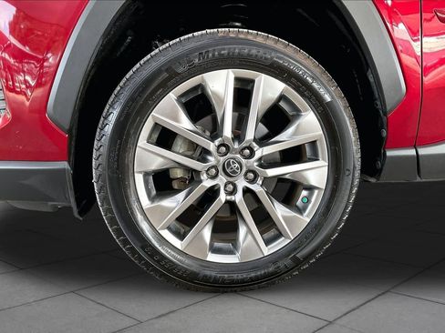 Used 2019 Toyota RAV4 Limited w/ Cold Weather Package FWD image 11