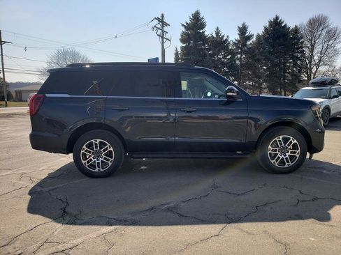 New 2026 Ford Expedition Active image 2