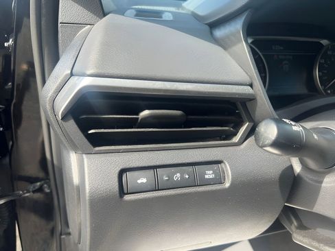 Used 2022 Nissan Altima 2.5 SV FWD image 12
