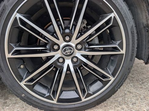 Used 2019 Toyota Avalon Touring w/ Advanced Safety Package image 7