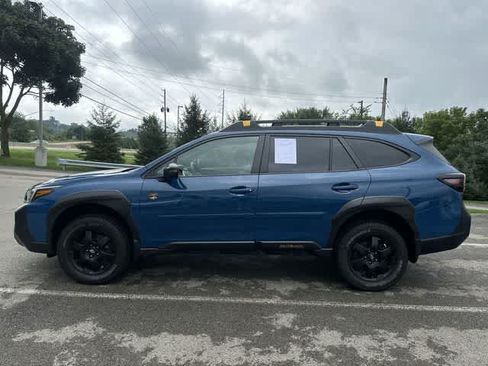 Used 2025 Subaru Outback Wilderness AWD/4WD image 2