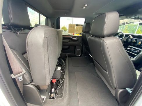 Used 2024 GMC Sierra 2500 Denali w/ Denali Reserve Package AWD/4WD image 29