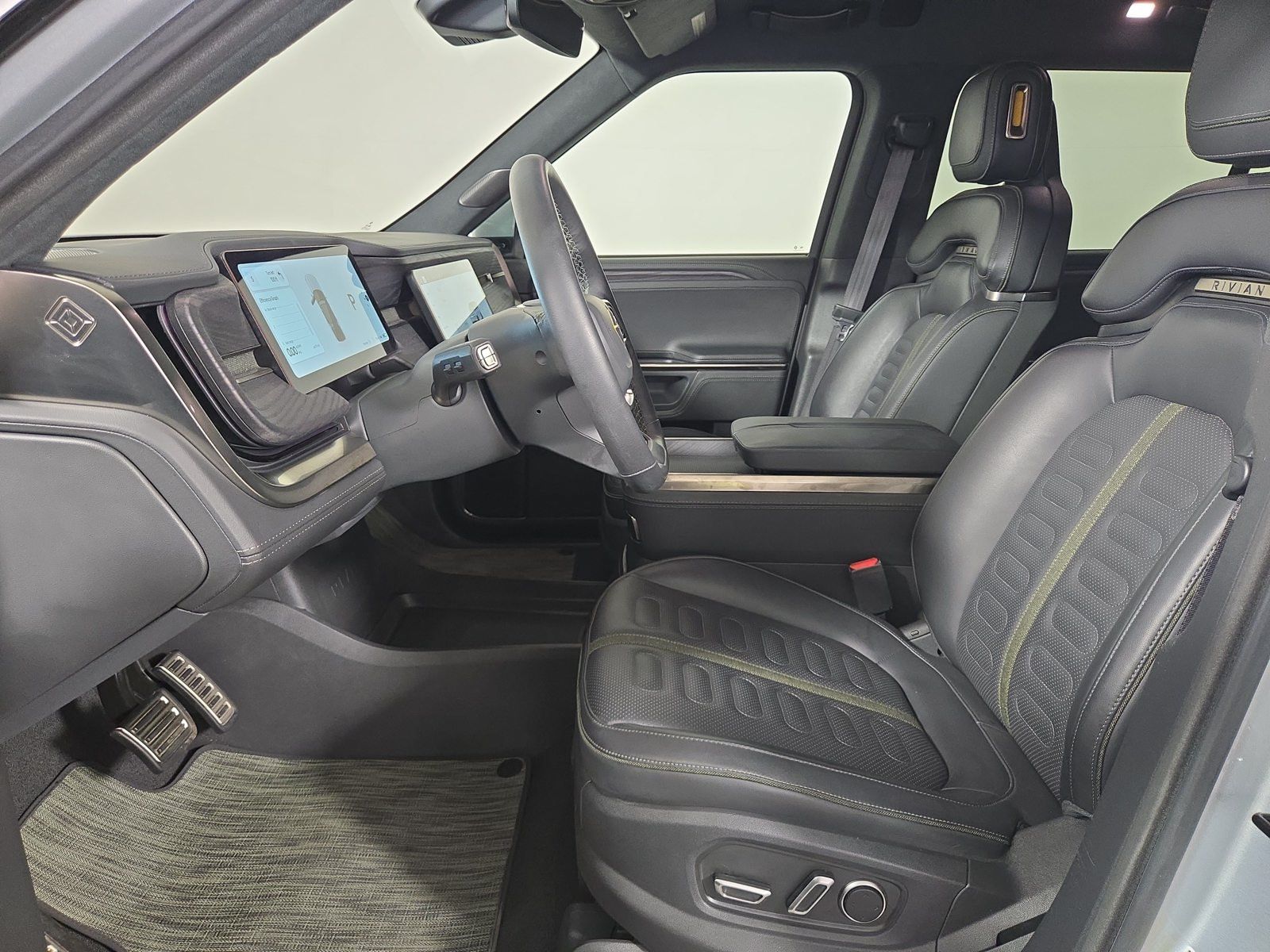 Used 2024 Rivian R1S Adventure Quad AWD/4WD image 20
