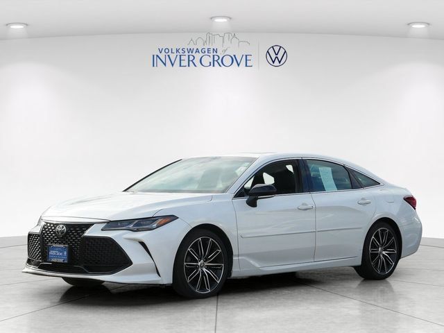 Used 2022 Toyota Avalon Touring FWD image 3