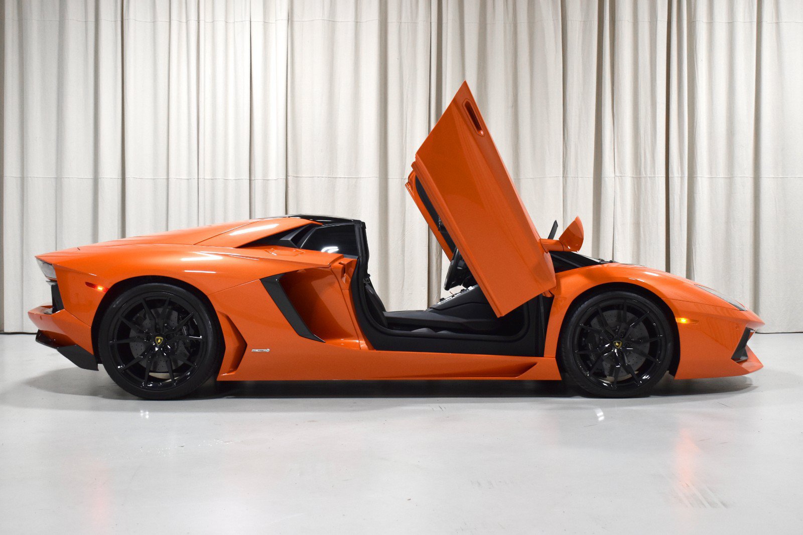 Used 2015 Lamborghini Aventador LP 700-4 AWD/4WD image 12