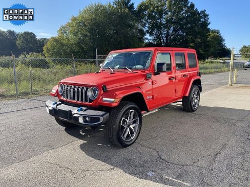 Used 2024 Jeep Wrangler Unlimited Sahara image 6